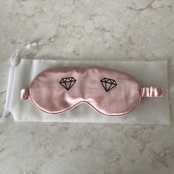 Ring Concierge Silk Sleep Mask - Picture 1 of 4